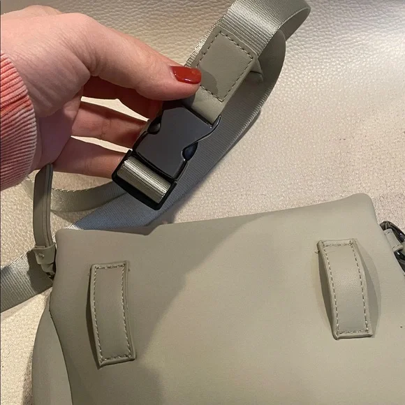 New Seafoam Green Crossbody Bag with Adjustable Strap Wristlet - Picture 7 of 12